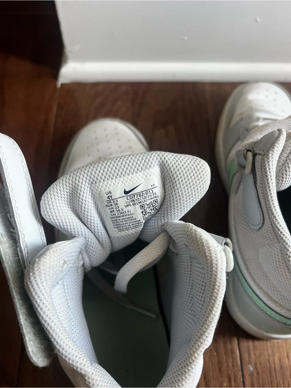 Nike Court Borough Mid 2 White Mint Green Mid Top Sneakers Youth 4Y